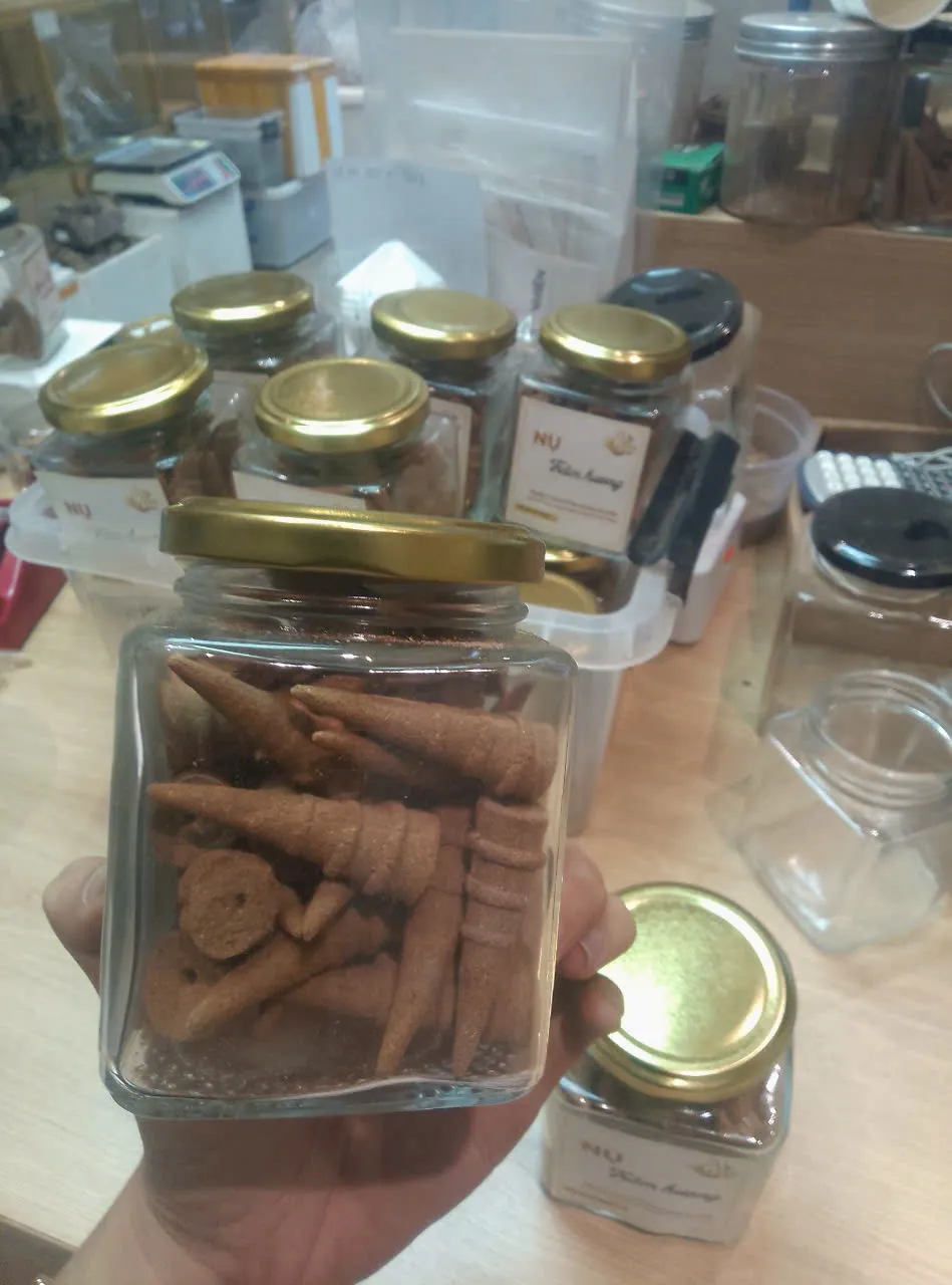 Premium Agarwood Cone Incense – Long Burning Vietnamese Oud Cones (Box of 42)